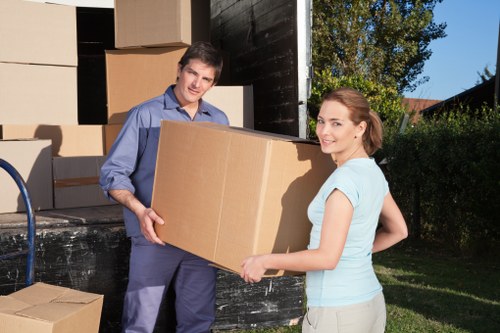 Local removal vehicle for furniture and boxes in Twickenham
